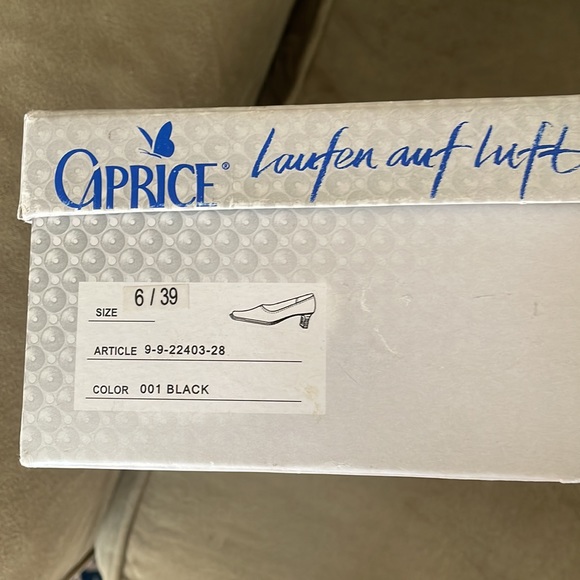 Classic and beautiful leather shoes CAPRICE, size 9M, made in Germany - Picture 4 of 13